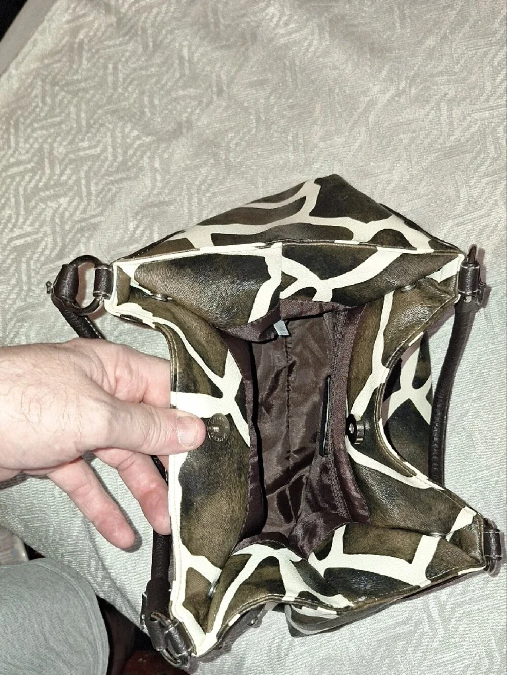 ATTENTION Brown and Cream Giraffe-Print Hobo Tote Bag